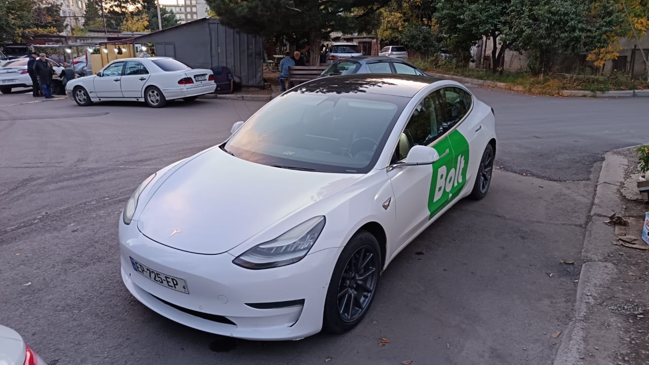 Tesla Model 3 EP-725-EP 2019